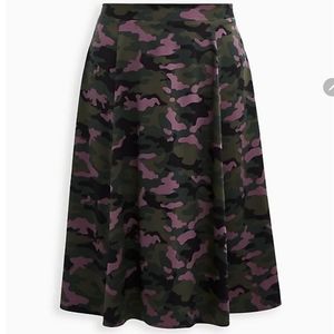 CAMO SATIN MIDI SKIRT